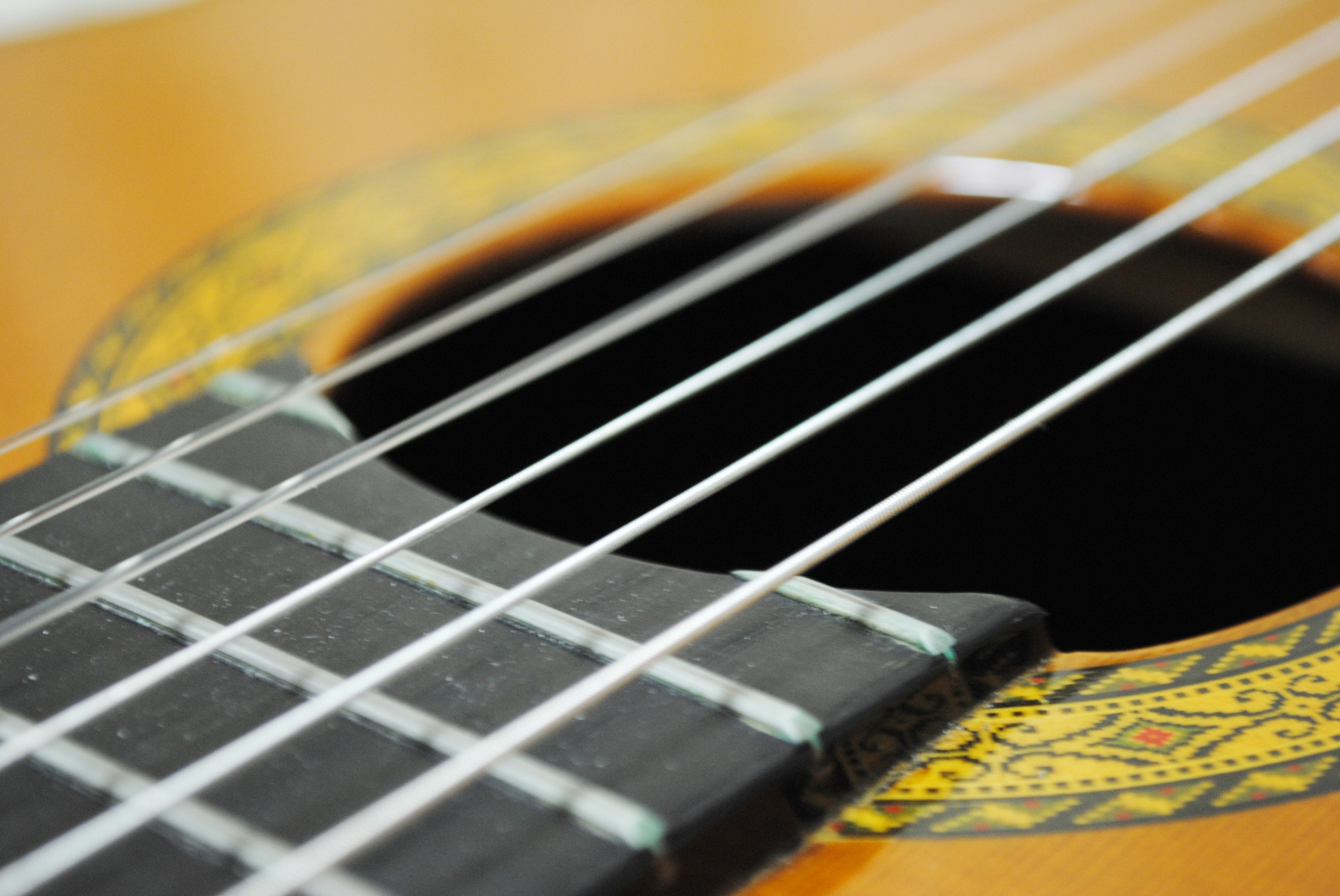 アコースティックギターの音を改善する10の技｜ギター部│ギターレビュー・ギター写真・ギターカスタマイズ・ギター情報をお届け